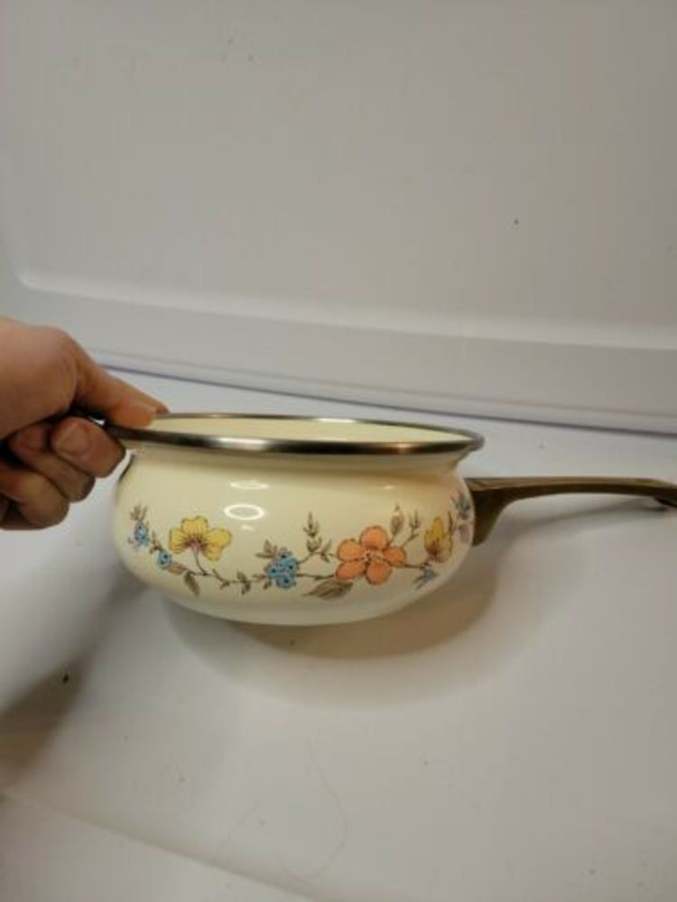 Vintage Retro 6 in Enamelware Cooking Pot W/ Gold Handle Floral - Picture 4 of 14